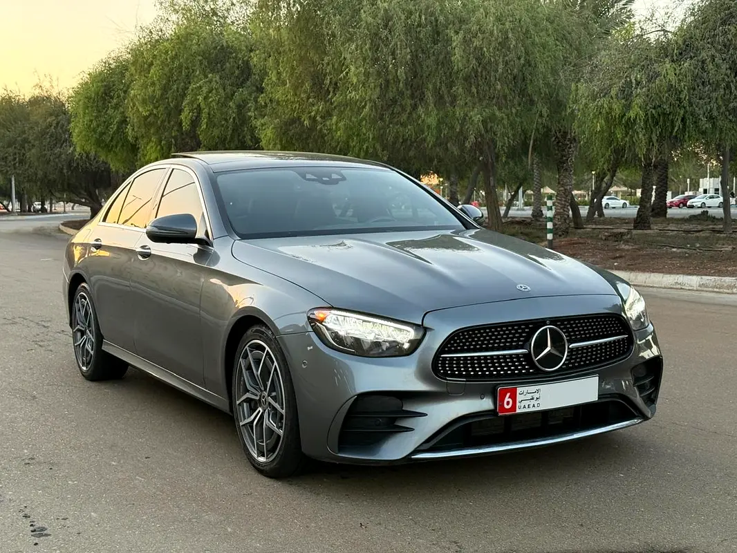 Mercedes-Benz E-Class 2021 — photo 1 of 20
