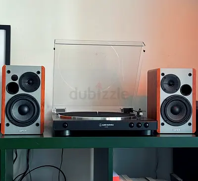 Record Player with Speaker in Vinyls
