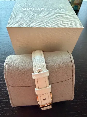 White Michael Kors womens wristwatch with leather strap (with box)