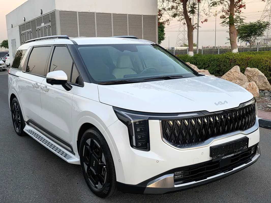Kia Carnival 2024 — photo 1 of 19