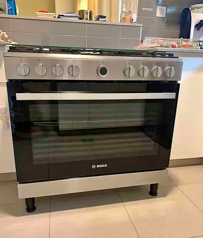 Bosch 5 burner gas cooker neat and clean perfect working