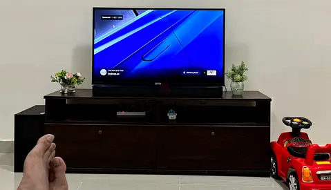 TCL 43’’ Smart Tv with table for urgent sales