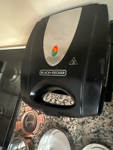 Black  Decker Sandwich Maker / Grill - Good Working Condition