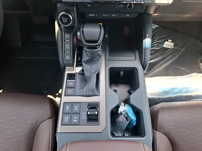 2025 Toyota PRADO 照片 12