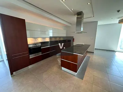 High Floor | Popular Bldg | Close to Metro