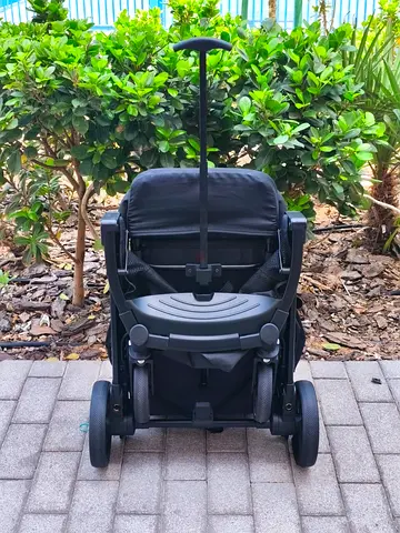 Compact lightweight foldable stroller with extendable handle - good condition