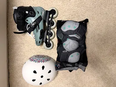 Oxelo Skate + helmet for female + protection