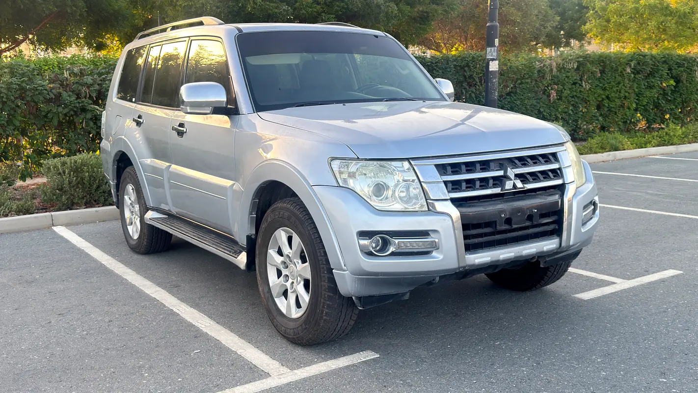 Mitsubishi Pajero 2017 — photo 1 of 13