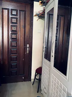 Bed Space Available in studio Flat Dhs. 800 in Meena Bazar