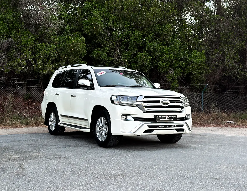 Toyota Land Cruiser 2018 — photo 1 of 20