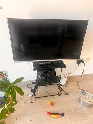 tv with base