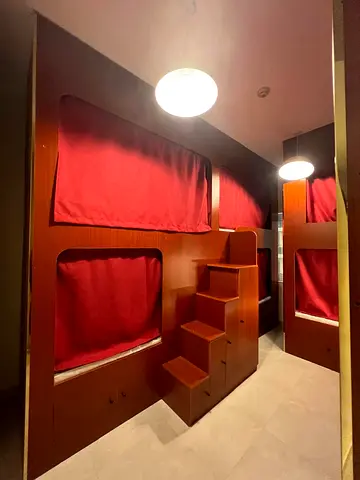 Executive bed space for single Male only