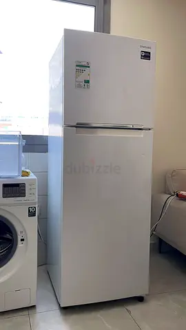 Samsung refrigerator 2 door white. No frost.
