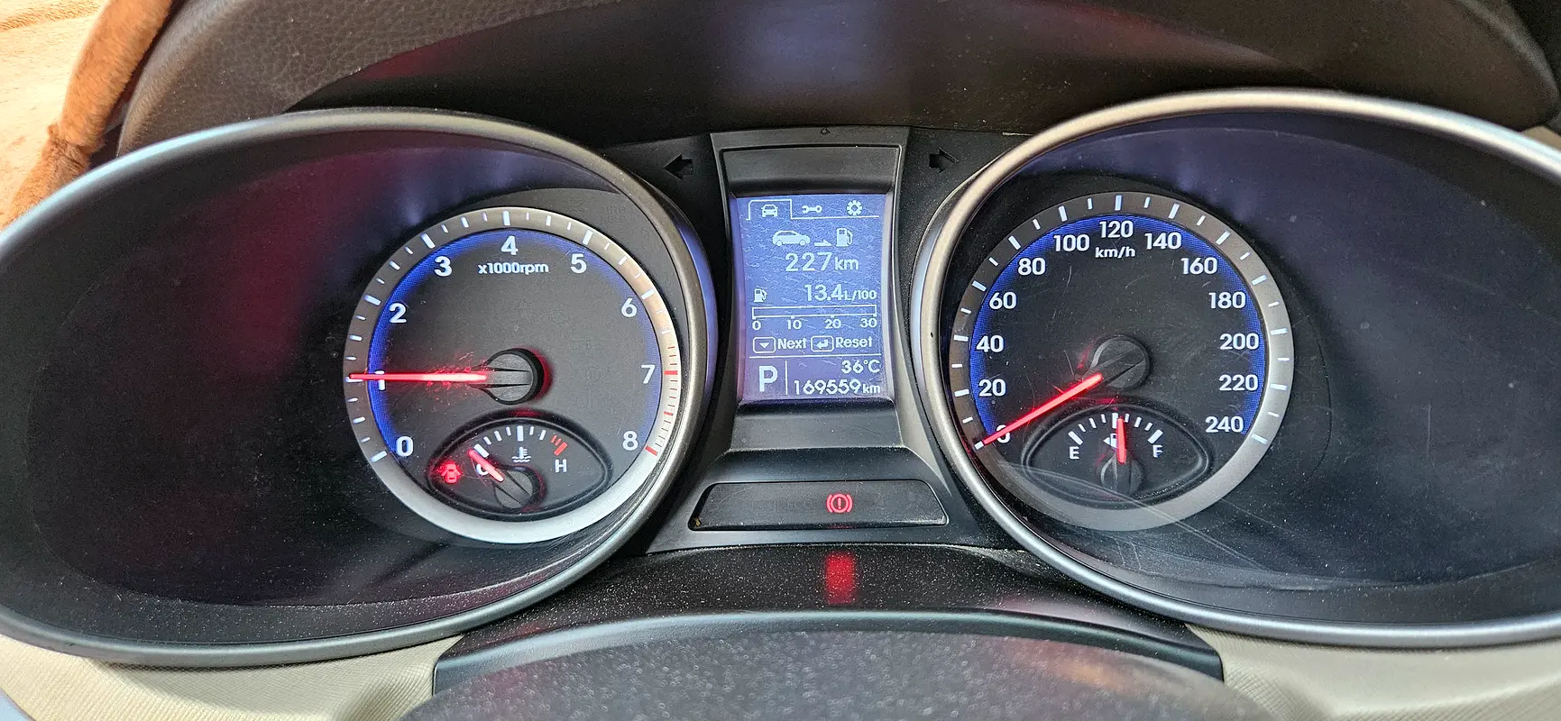 Hyundai Santa Fe 2015 — photo 1 of 11