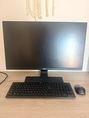 Dell 24 Monitor with Keyboard and Wireless Mouse - Good Working Condition