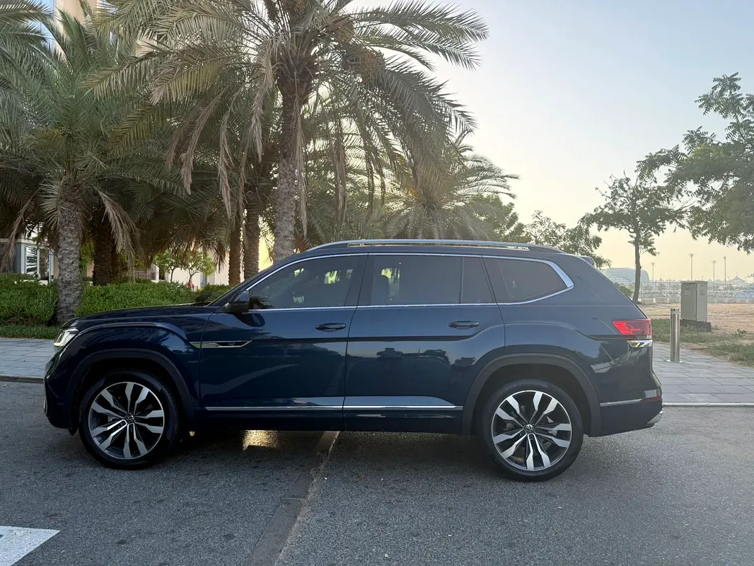 Volkswagen Teramont 2021 — photo 1 of 6