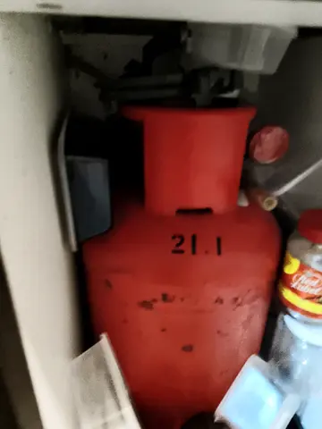 Used Red LPG Gas Cylinder (Approx 21L) - Good Working Condition