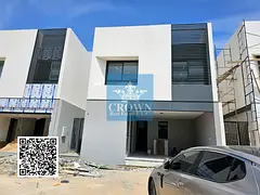 Move In now! Gorgeous 4 Bedroom Hall w/spacious kitchen,big pool, and FEWA connected,
