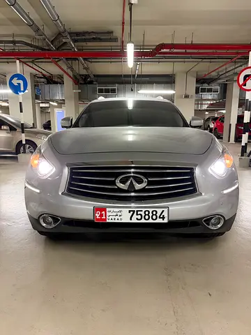 Infiniti QX70 Luxury 2016 | GCC Specs | Well Maintained - No Accidents- Original Paint