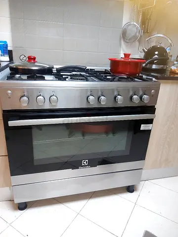 Electrolux Stainless Steel Gas Cooker with Oven - 5 Burners