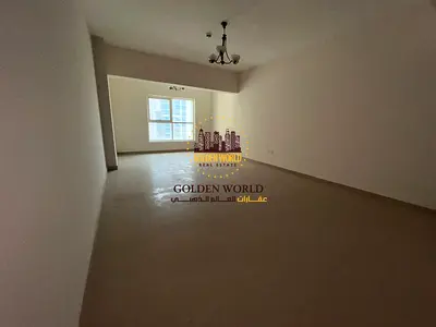 شقة غرفتين وصالة في المجاز 1 – الشارقة، تتميز بتكييف مجاني، وبرج جميل جداً على الصف الأول من الكورنيش، ومساحة كبيرة، وتقسيمه جميلة، وإطلالة مفتوحة، وغ