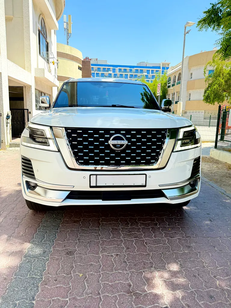 Nissan Patrol 2020 — photo 1 of 13