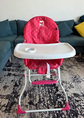 Baby high chair with removable, adjustable tray - good condition