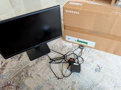 Samsung 22-inch Monitor full hd with Original Box and Power Cable