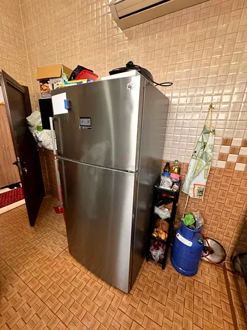 Refrigerator bosch series 8 excellent condition for sale