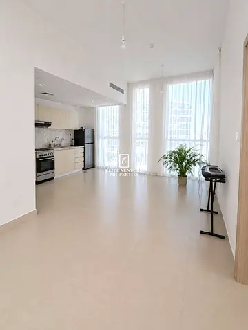 FULLY FURNISHED | PRIME LOCATION | LOW FLOOR