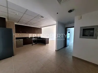 Sea View | Bright & Spacious | Vacant