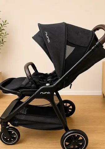 Nuna triv Next stroller