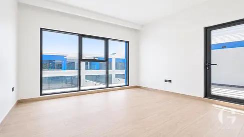 Spacious Villa | 12 Cheques | Multiple Units