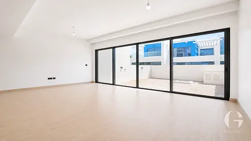Spacious Villa | 12 Cheques | Multiple Units