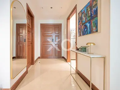 Furnished / Updated C Type | Close to Mall