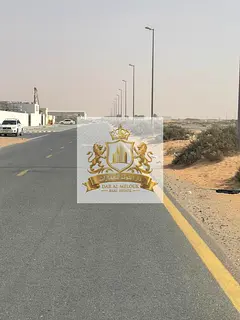 For sale in Sharjah, Al Sajaa area (Al Hanou Al Jalil) Land area 13870 feet Ground and mezzanine per