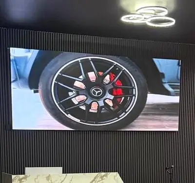 LED wall screen 3.2m * 1.3m  P2.5
