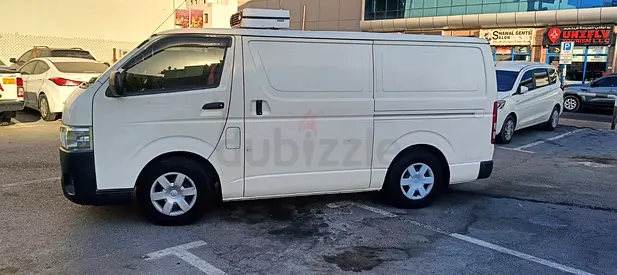 Toyota Hiace 2015 Chiller Cargo Van - Japanese Specs - No Accident - First Owner
