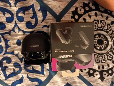 Bose QuietComfort Earbuds (with case and box) - used