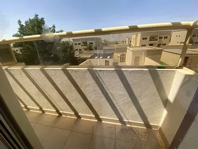 فيلا راقية للإيجار في البراشي | 4 غرف نوم | تكييف مركزي ومواقف مغطاة