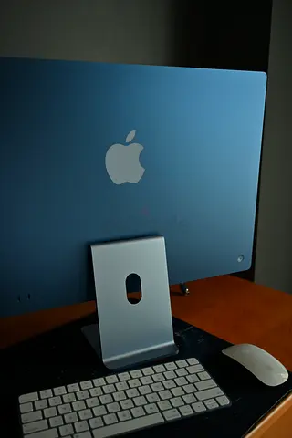 Apple iMac M4  (all-in-one) - 24-inch Blue, barely used