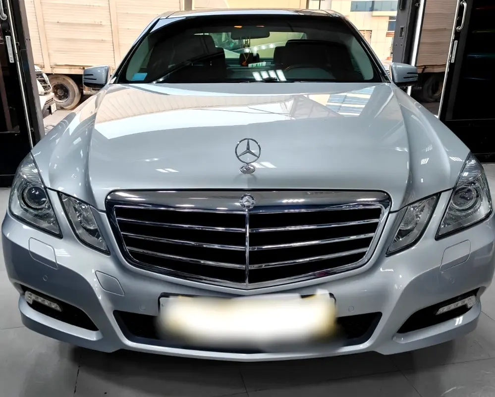 Mercedes-Benz E-Class 2010 — photo 1 of 7