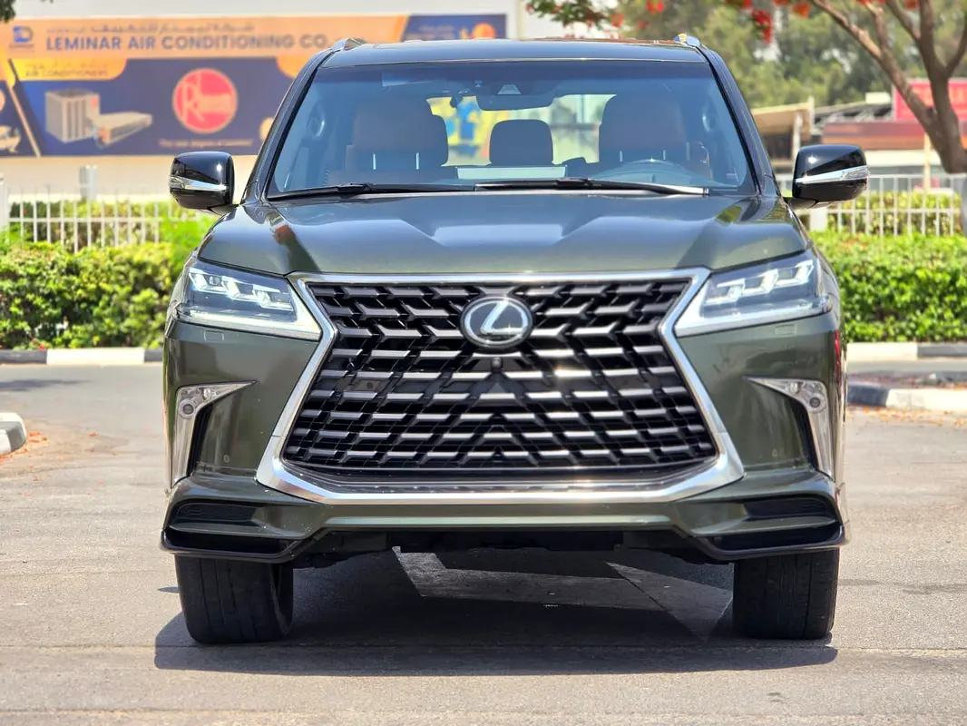 Lexus LX-Series 2021 — photo 1 of 18