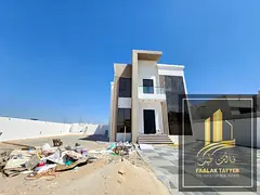 Grand Elegant Modern Villa : Expansive Luxury In Every Corner