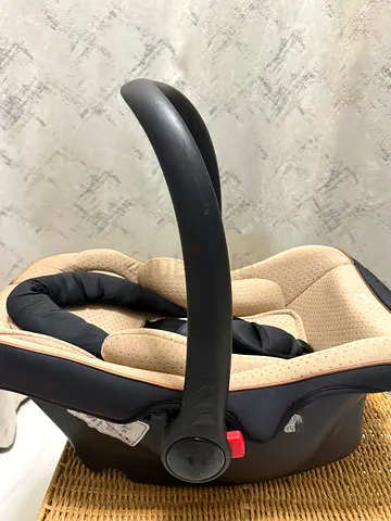 Giggles journey car seat