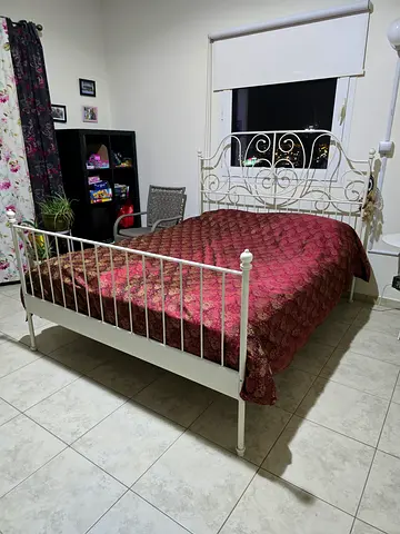 Ikea Bed, Queen size