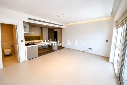 Chiller Free | Close To Metro | Modern