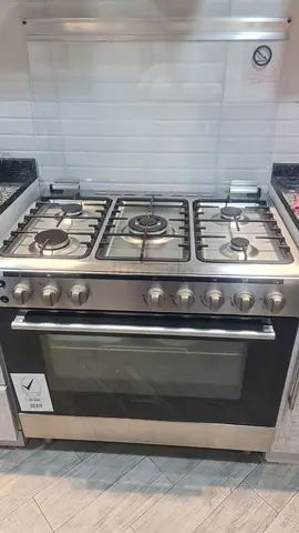 Cooker 90cm excellent condition, moving out sale