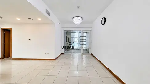 SPACIOUS UNIT | VACANT | READY TO MOVE IN