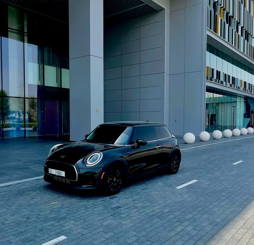 MINI Cooper 2024 — photo 1 of 12